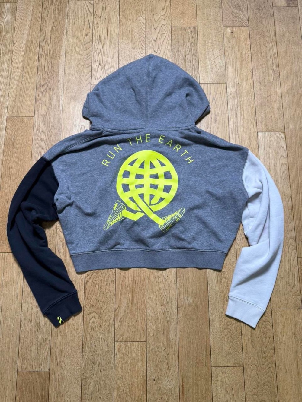 Nike Track & Field Cropped Zip Hoodie Athleisure - Picture 2 of 5